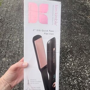 Kim Kimble hair straightener